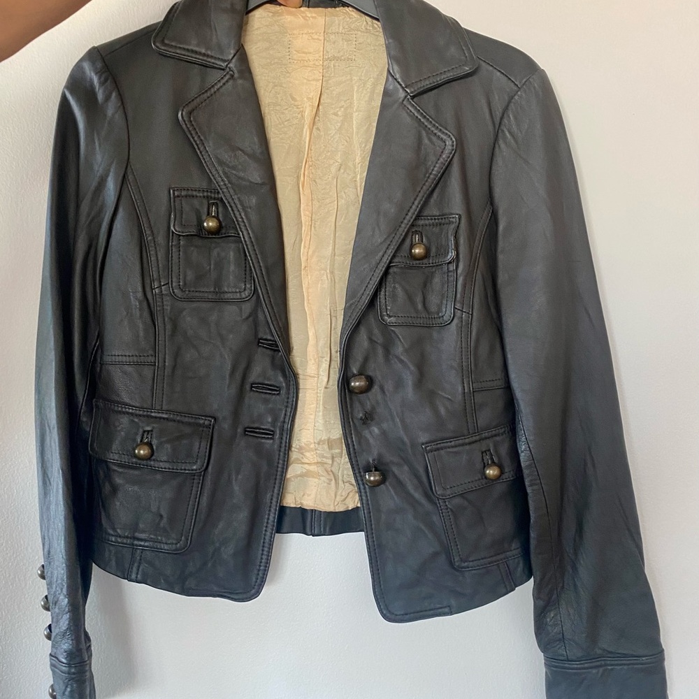 BROWN LEATHER JACKET